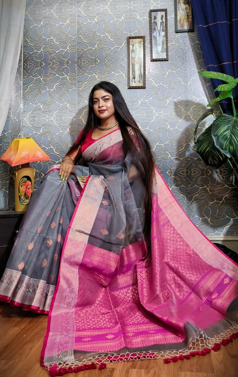 Mohini Dhakai Jamdani Cotton Saree | Giftsmyntra.com