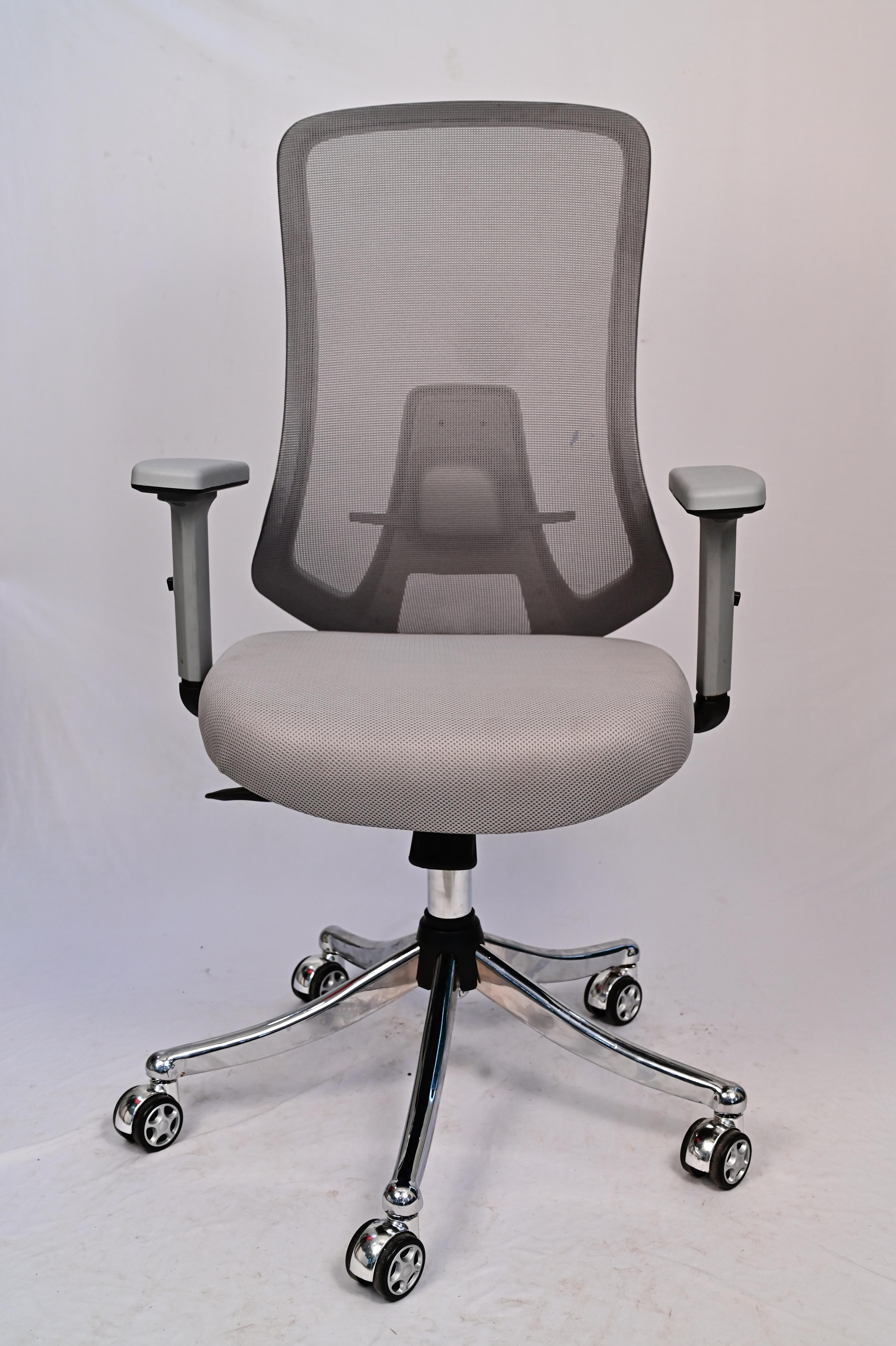 Zoy HB Chair