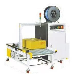 Shrink wrapping machine for boxes